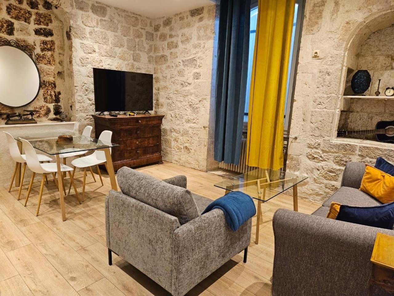 Le Beffroi Aparthotel Tournon-dʼAgenais Exteriör bild