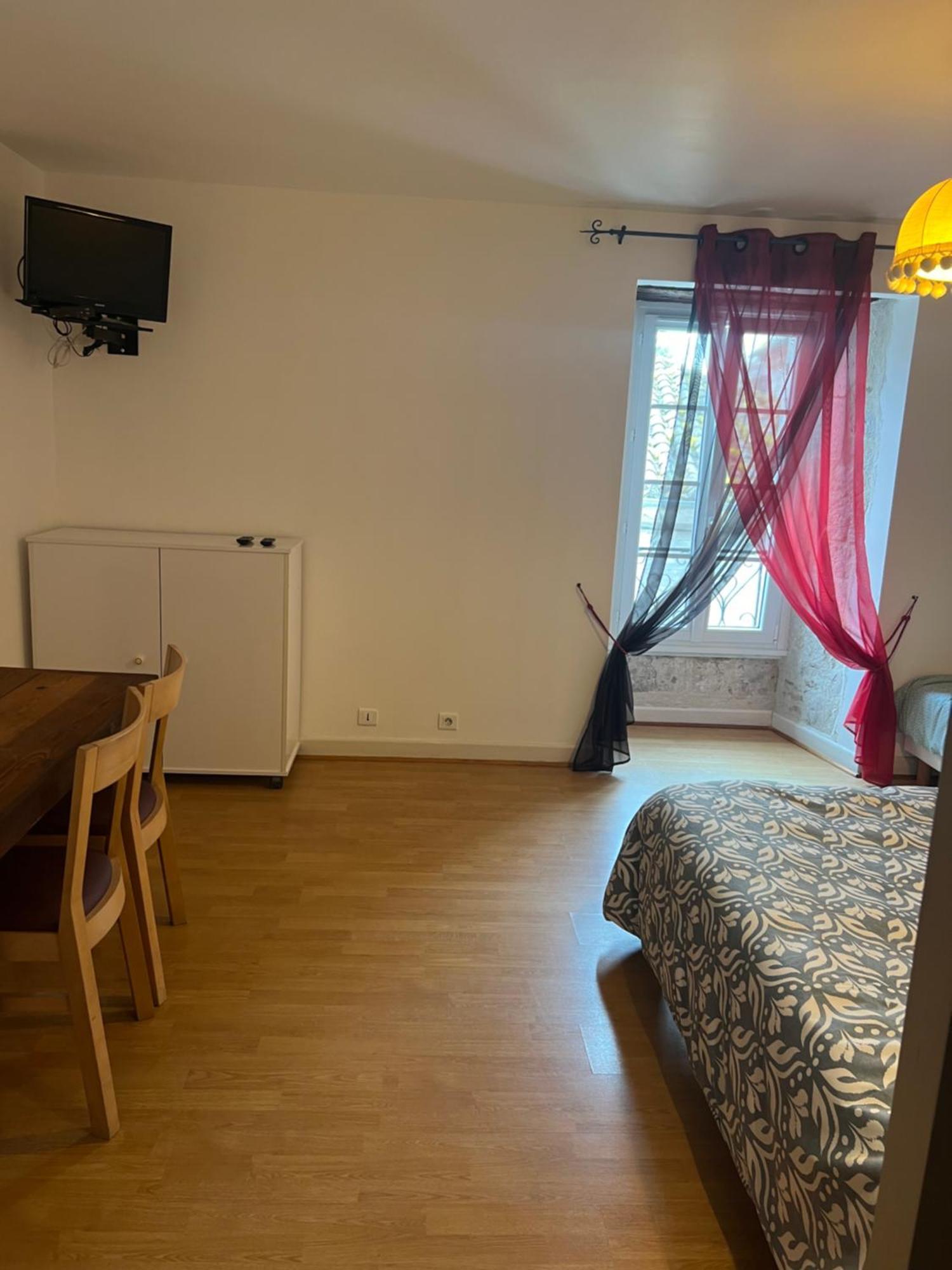 Le Beffroi Aparthotel Tournon-dʼAgenais Exteriör bild